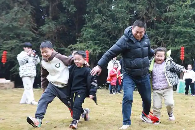 在切实的行动中调节自身情绪逐步建立对自身教育角色的认同和信心 在切实的行动中调节自身情绪逐步建立对自身教育角色的认同和信心